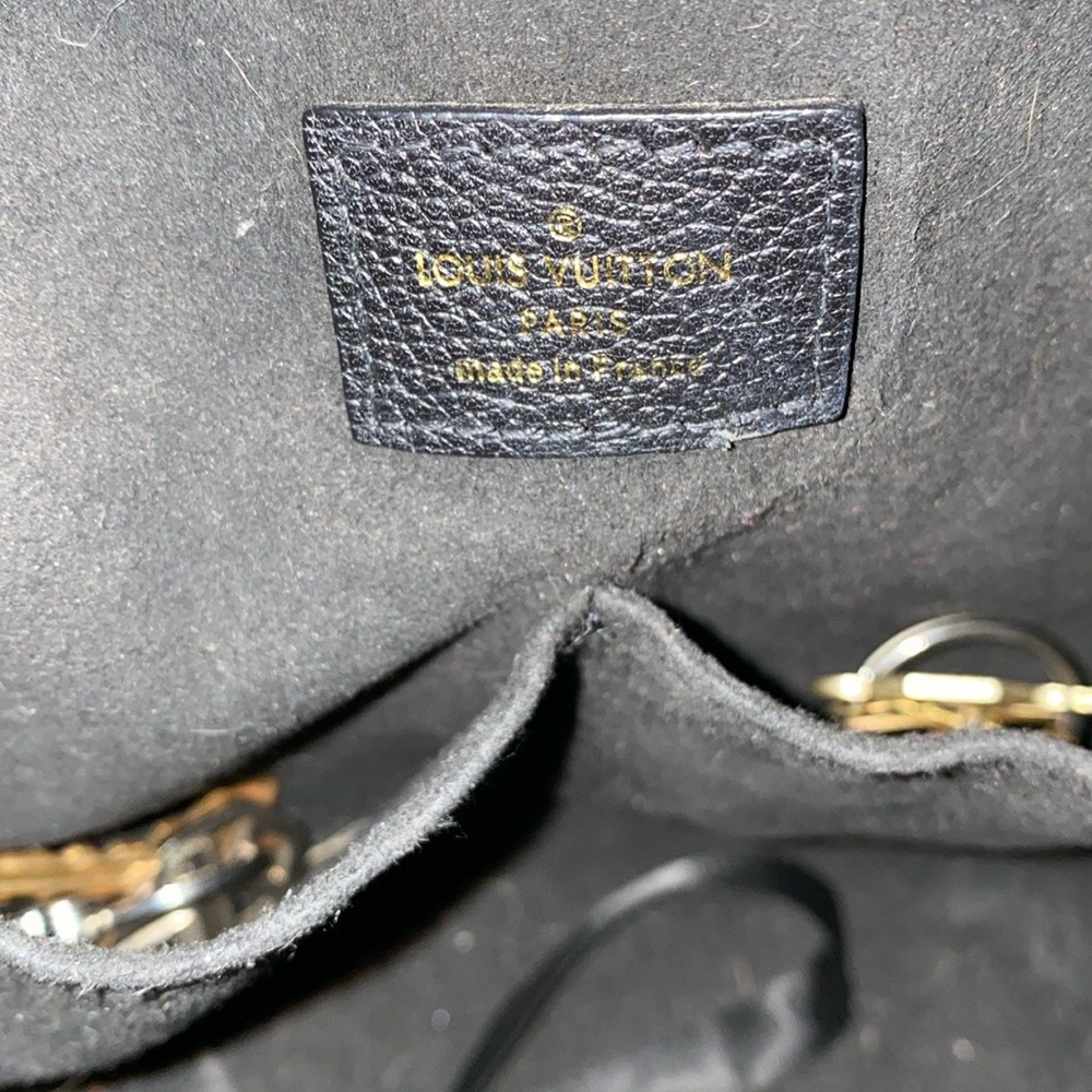 Louis Vuitton Black Monogram Chain tote Bag
LV tote bag Excellent condition - Picture 4 of 7